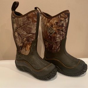 Kids Muck Boots. Size 9